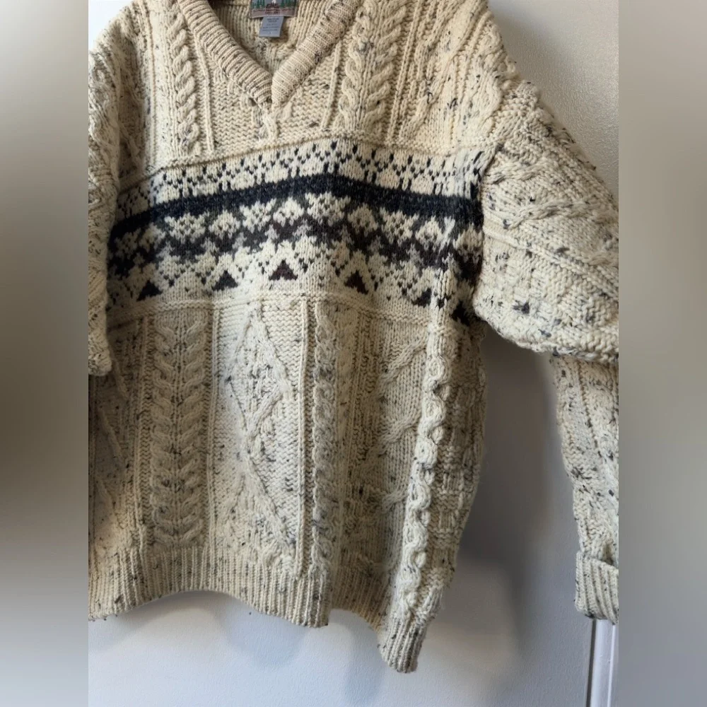 EMS Men’s Vintage V-Neck Sweater Sz M